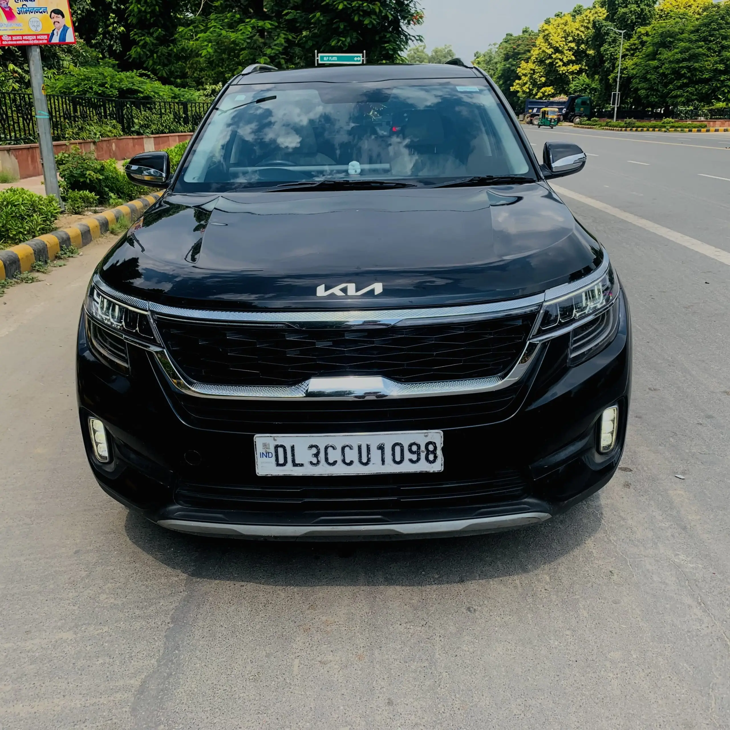 Self drive car in delhi - seltos