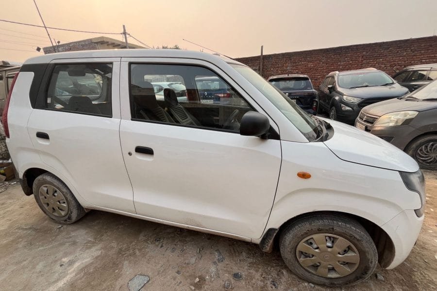Book Self drive in Delhi
