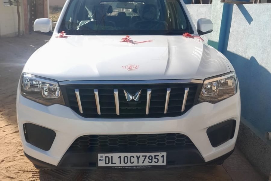 Self drive premium car in Delhi