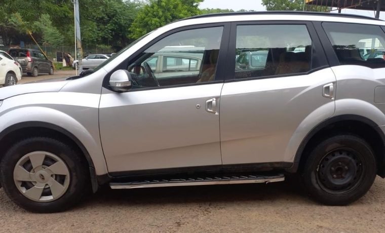 self drive cars delhi XUV500